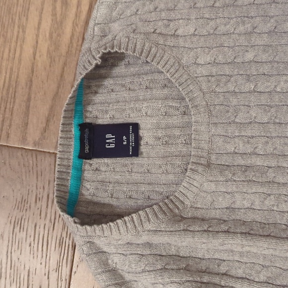 Stretch GAP sweater size S - Picture 2 of 3